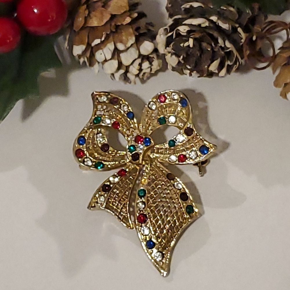 Vintage gold tone Brooch Bow Ribbon Weave with multi-color Crystals